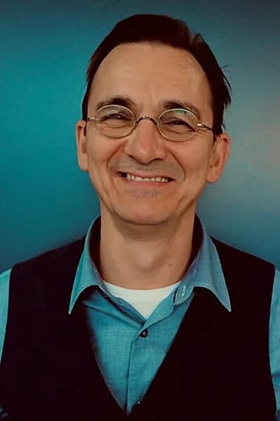 Rustam Yumash functional neurology practitioner at Inspiring Choices Clear Island Waters Gold Coast